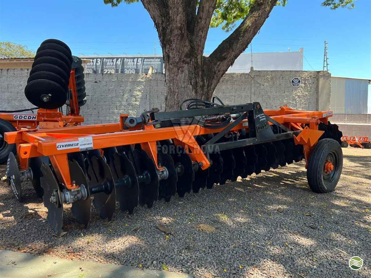 IMPLEMENTOS AGRICOLAS GRADE NIVELADORA NIVELADORA 48 DISCOS Força Nova Agrícola DOURADOS MATO GROSSO DO SUL MS